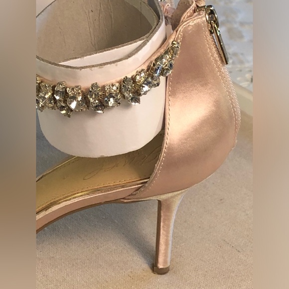 Badgley Mischka Raleigh Jeweled Satin High Heels. Woman’s Size 10 - Picture 14 of 15